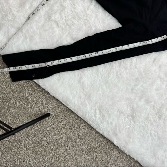 Good American Black Wrap Blouse - Picture 9 of 9